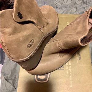 Keen Akita Boot-Slate Black (like a khaki color) 9